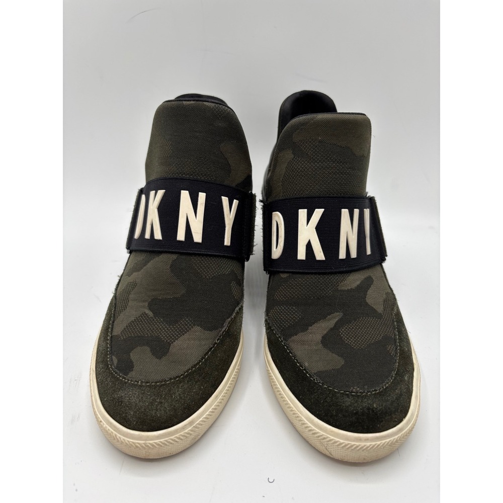 DKNY Womens Camo Slip-On Sneakers Olive Green Black Logo Strap Size 8 Shoes